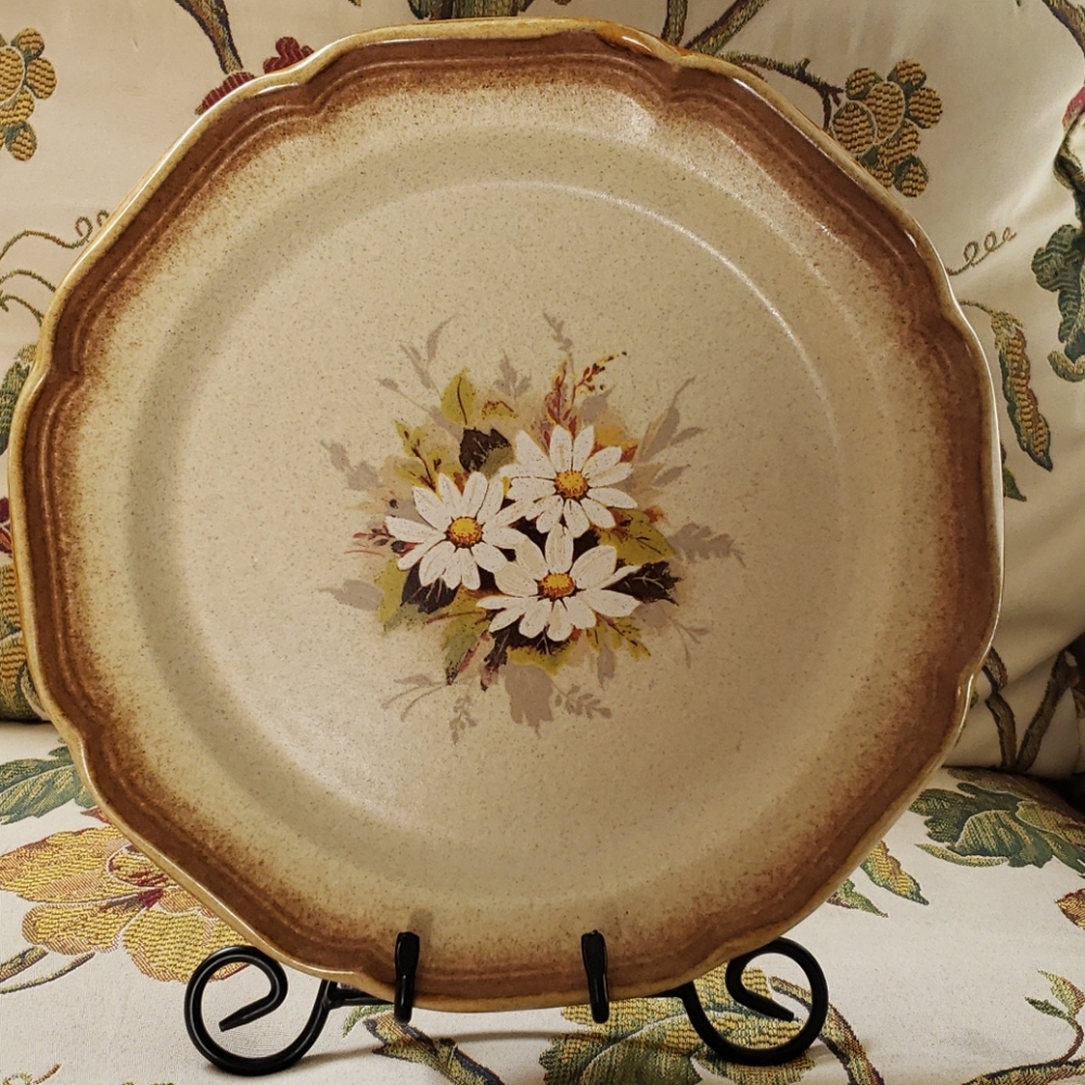 Rare vtg. Mikasa 3 dinner plates